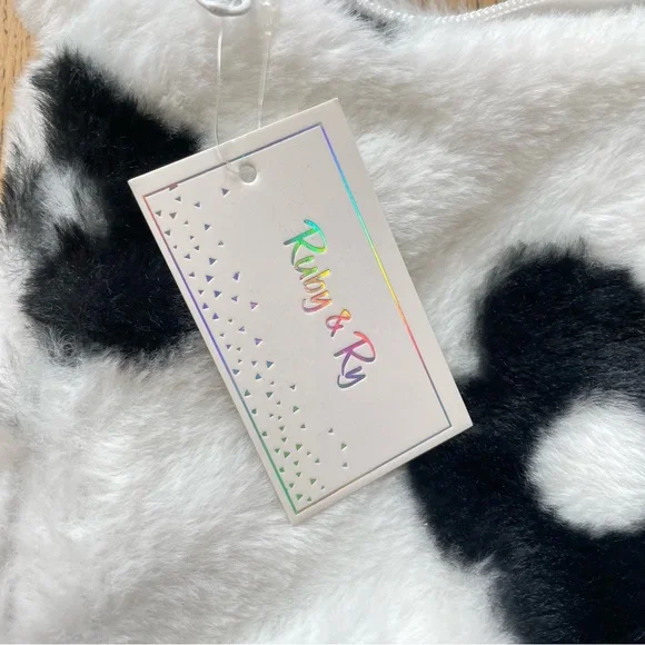 Girls White Fuzzy Daisy Plush Clutch For Cute Adventures 7”x9” - Picture 3 of 6